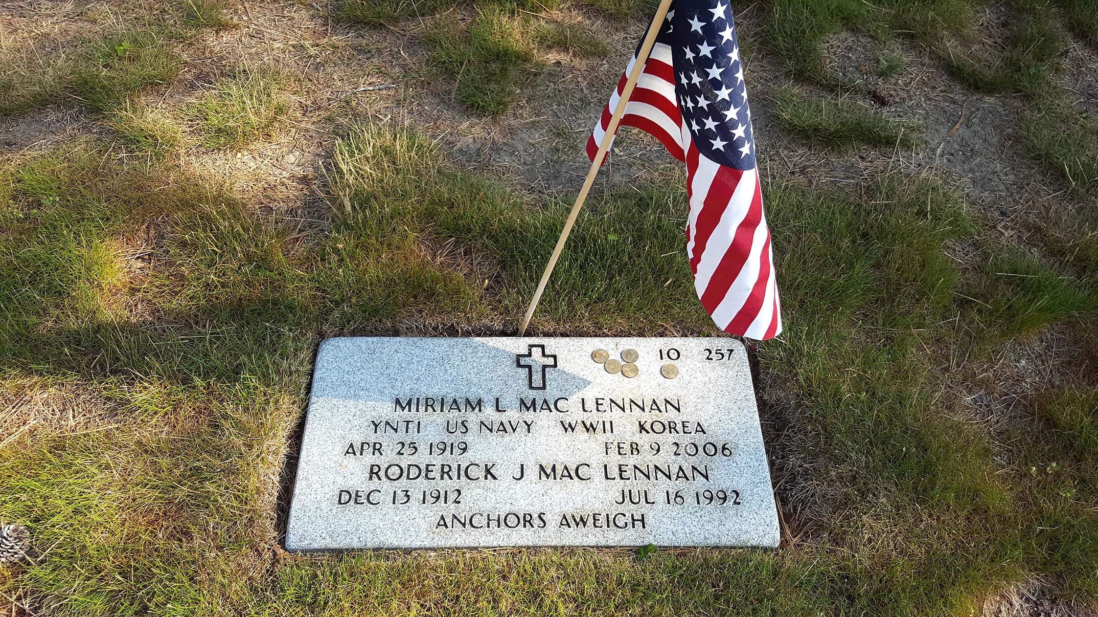 Photo of headstones/Roderick J MacLennan d 1992 hdstn Inverness RC cem CB